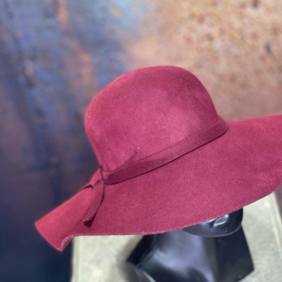 Elegant Burgundy Women's Hat - Picture 3 of 4